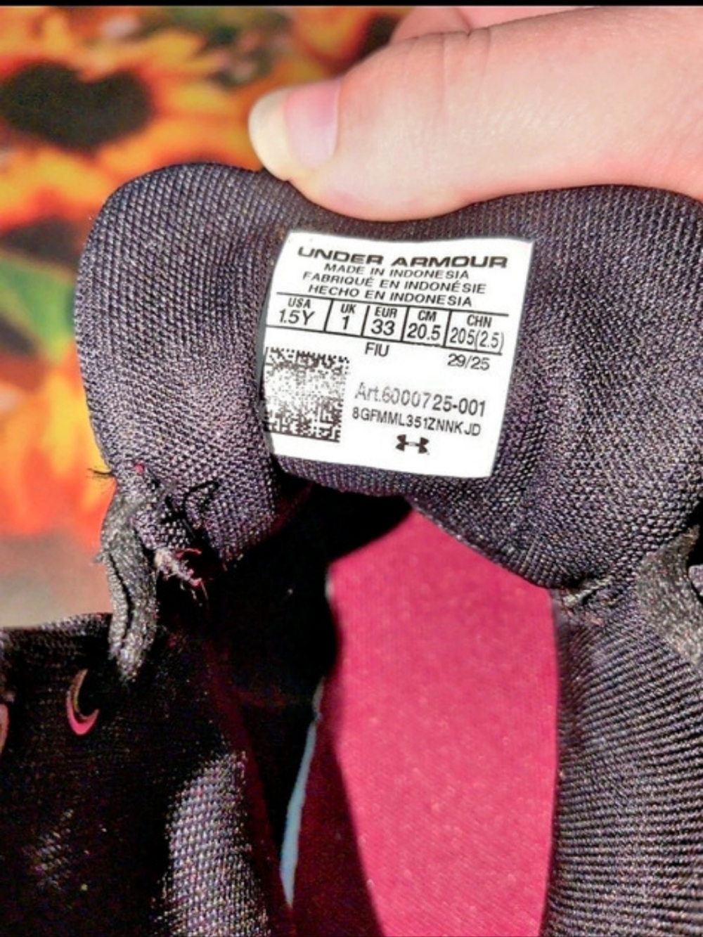 Under Armour Kids Cleats Size 1.5 - Picture 3 of 3